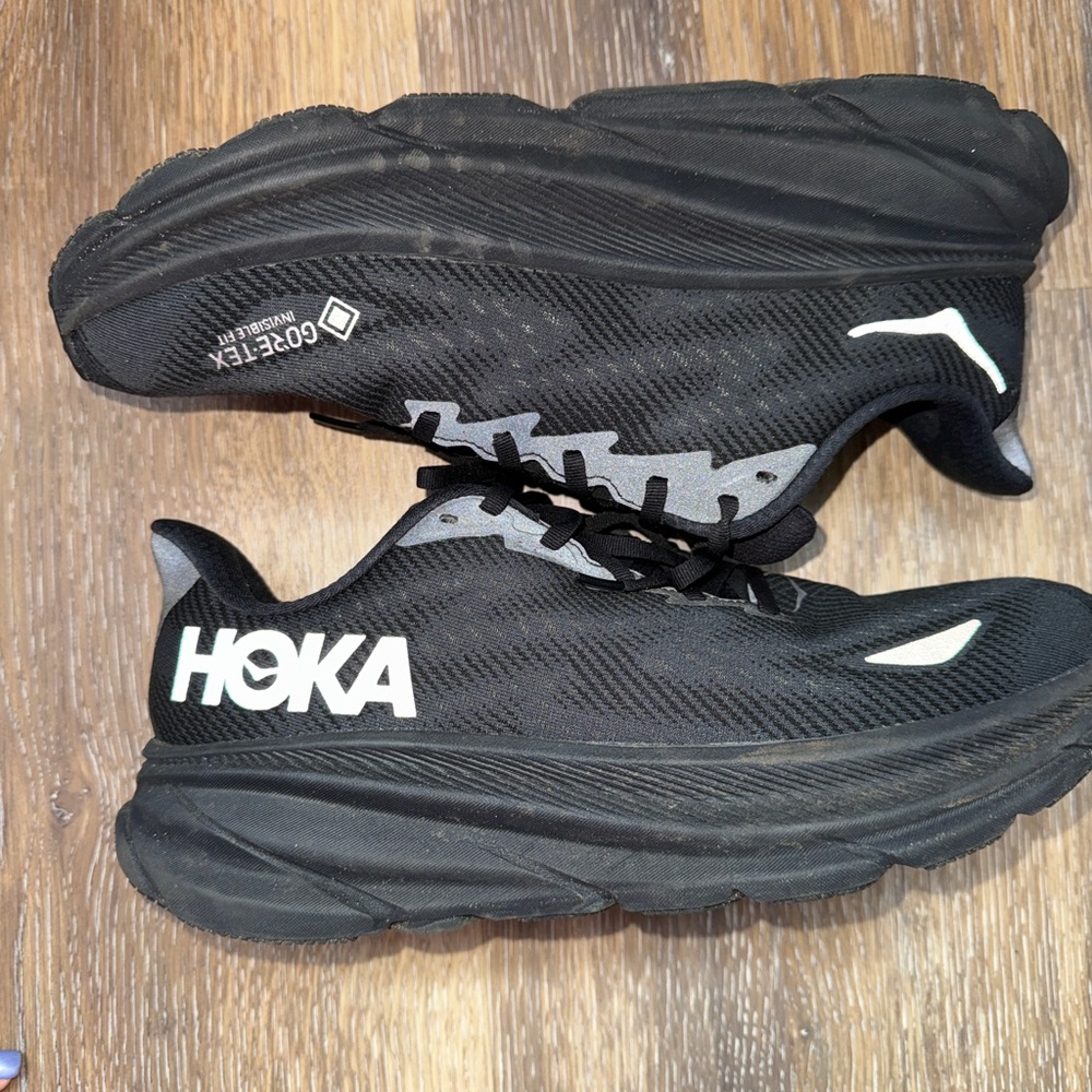 HOKA Men's Clifton 9 GTX Running Shoes - Picture 2 of 7